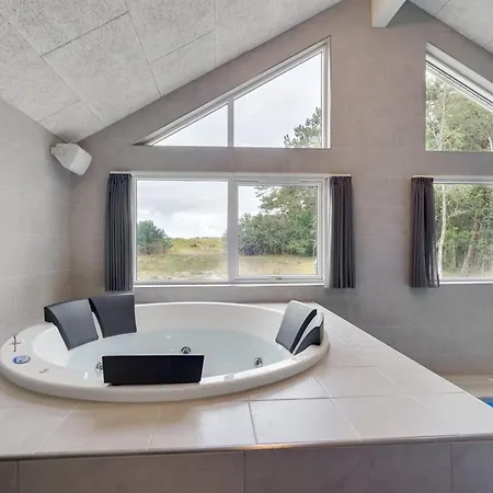 Holiday home Jorn - 75m From The Sea By Interhome