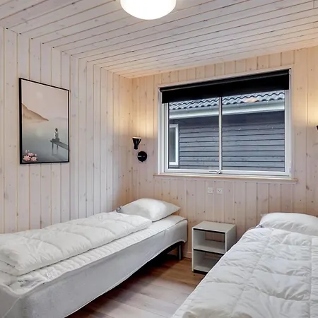 Holiday home Jorn - 75m From The Sea By Interhome Humble